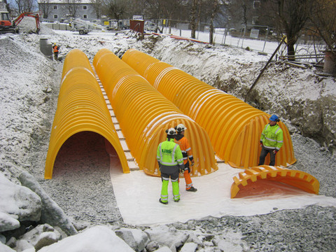 Einbau Endkappen Rigolentunnel